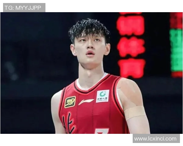 詹姆斯恩师为曾凡博发声：篮网主教练弃用争议引发年轻球员发展危机