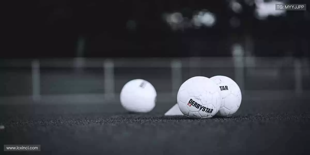 📱实时直播，比分秒报！💻随时随地，不错过每一个燃爆瞬间！